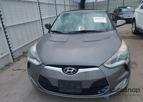 2013 Hyundai Veloster Base W/Black z USA, uszkodzony, nr VIN KMHTC6AD3DU118515